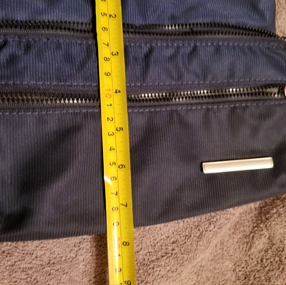 Navy small crossbody